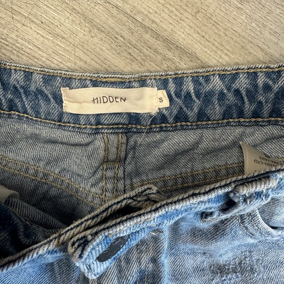 HIDDEN Distressed Denim Cutoff Shorts - Size Small - 100% Cotton - Picture 5 of 7